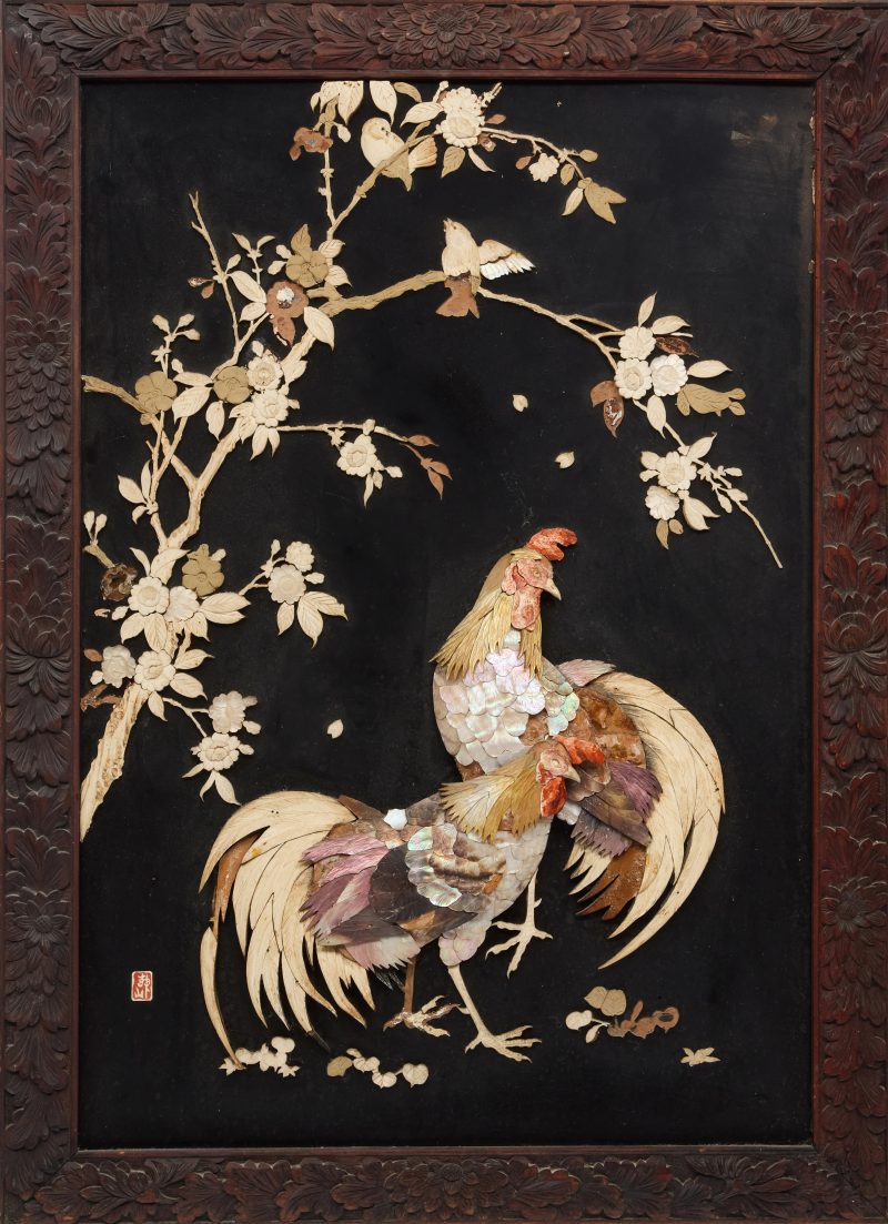 A Japanese Shibayama inlaid 'cockerels' hanging panel - 图2