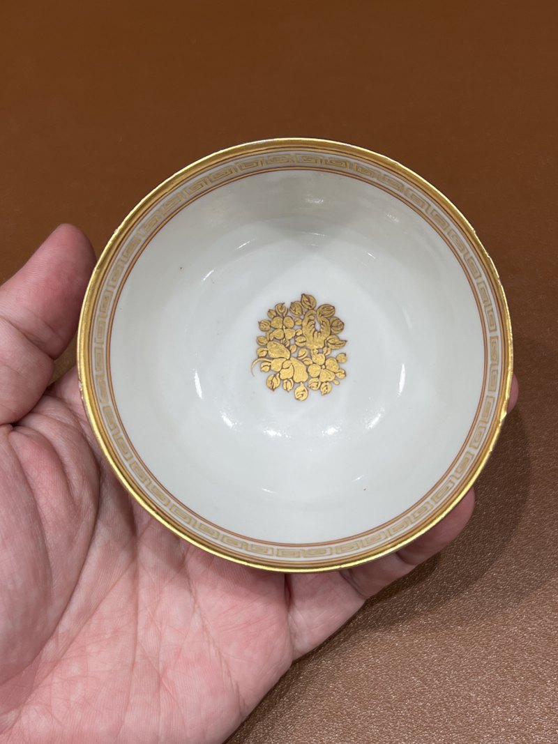 清雍正-乾隆 广珐琅庭院仕女图茶杯 - 图7