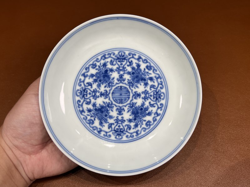 清雍正 青花簇菊捧寿纹盘一对 - 图4