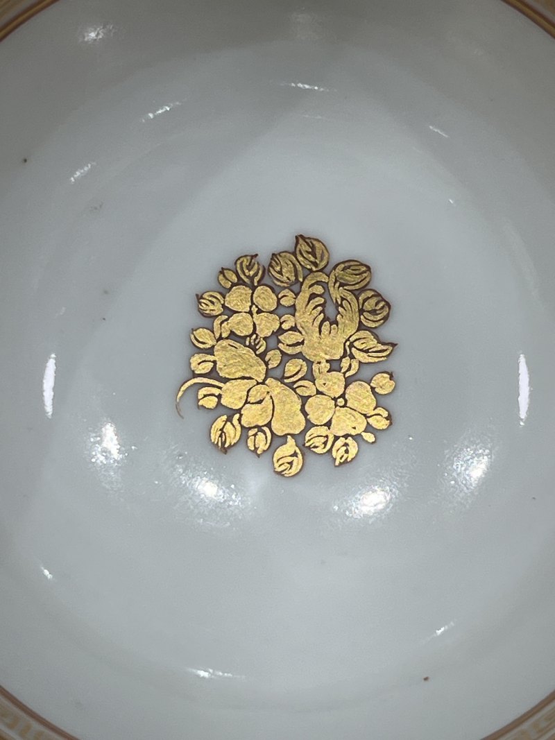 清雍正-乾隆 广珐琅庭院仕女图茶杯 - 图8