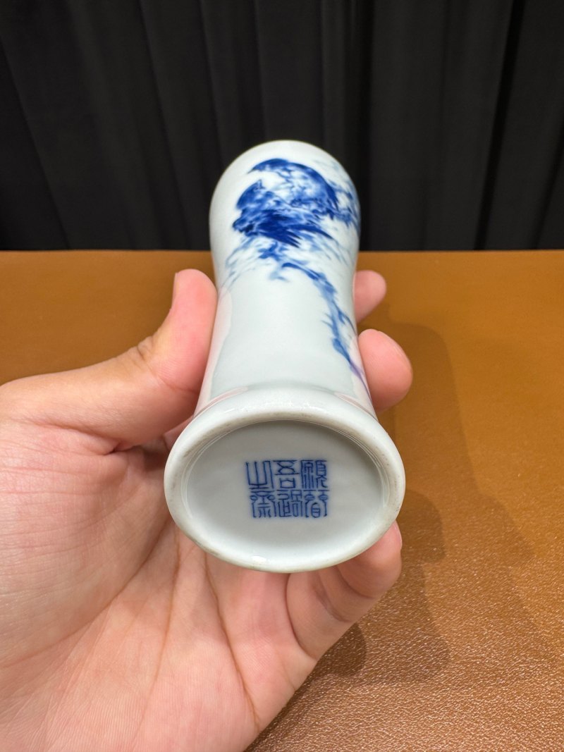 王步青花双雀图小梅瓶 - 图13