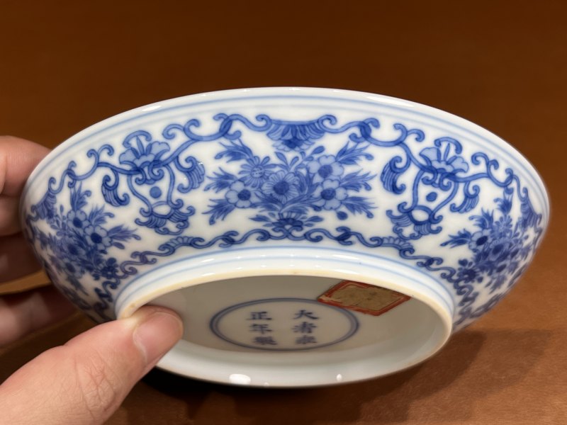 清雍正 青花簇菊捧寿纹盘一对 - 图7