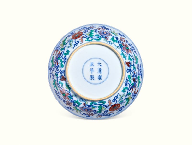 清雍正 斗彩缠枝花卉纹盘 - 图2
