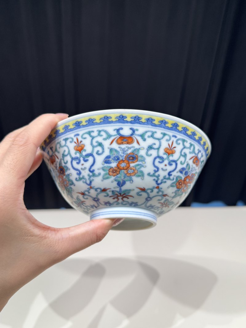 清道光 斗彩簇菊纹碗一对 - 图4