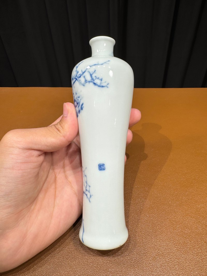 王步青花双雀图小梅瓶 - 图7