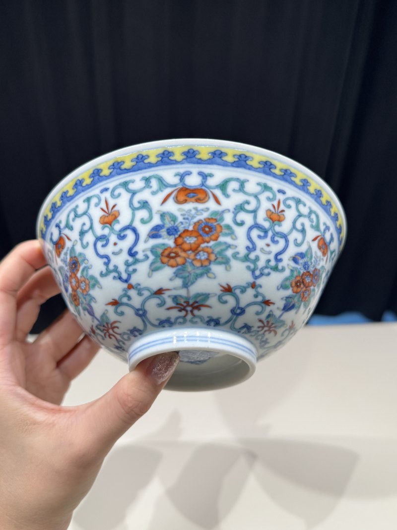 清道光 斗彩簇菊纹碗一对 - 图5