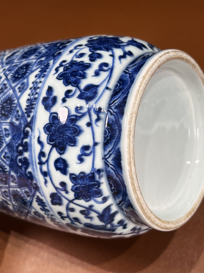 清乾隆 青花锦地花卉纹壮罐 - 图14