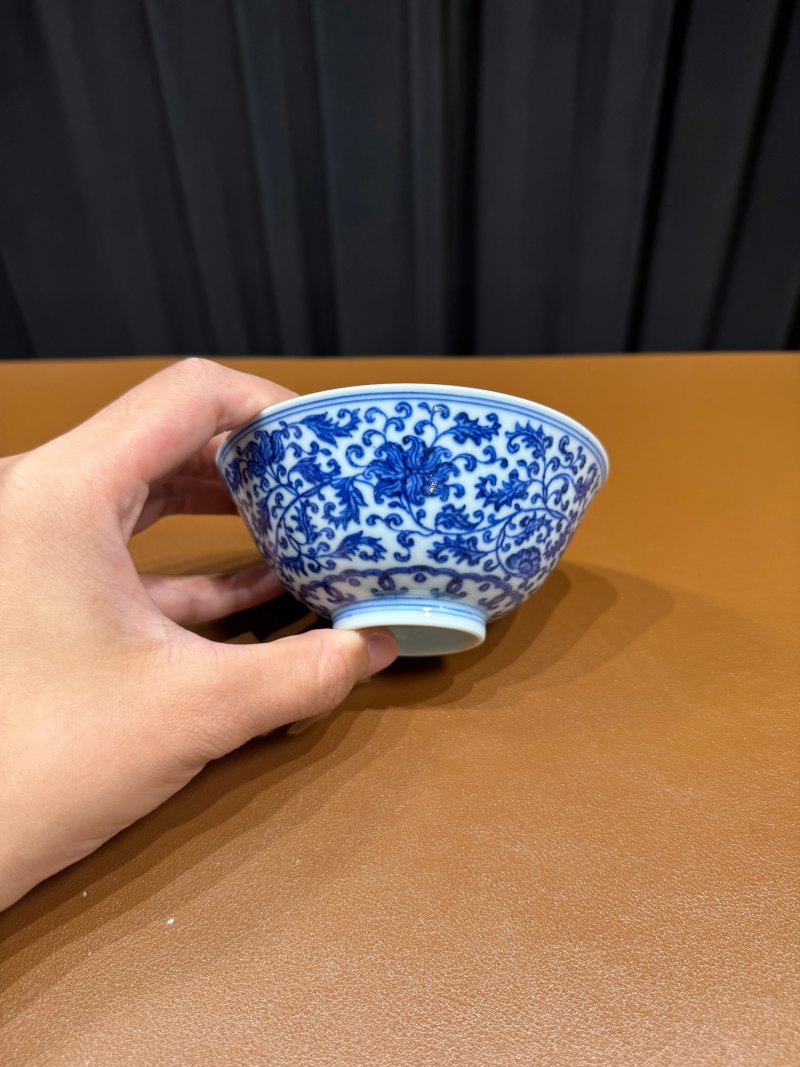 清雍正 青花缠枝花卉纹碗一对 - 图2