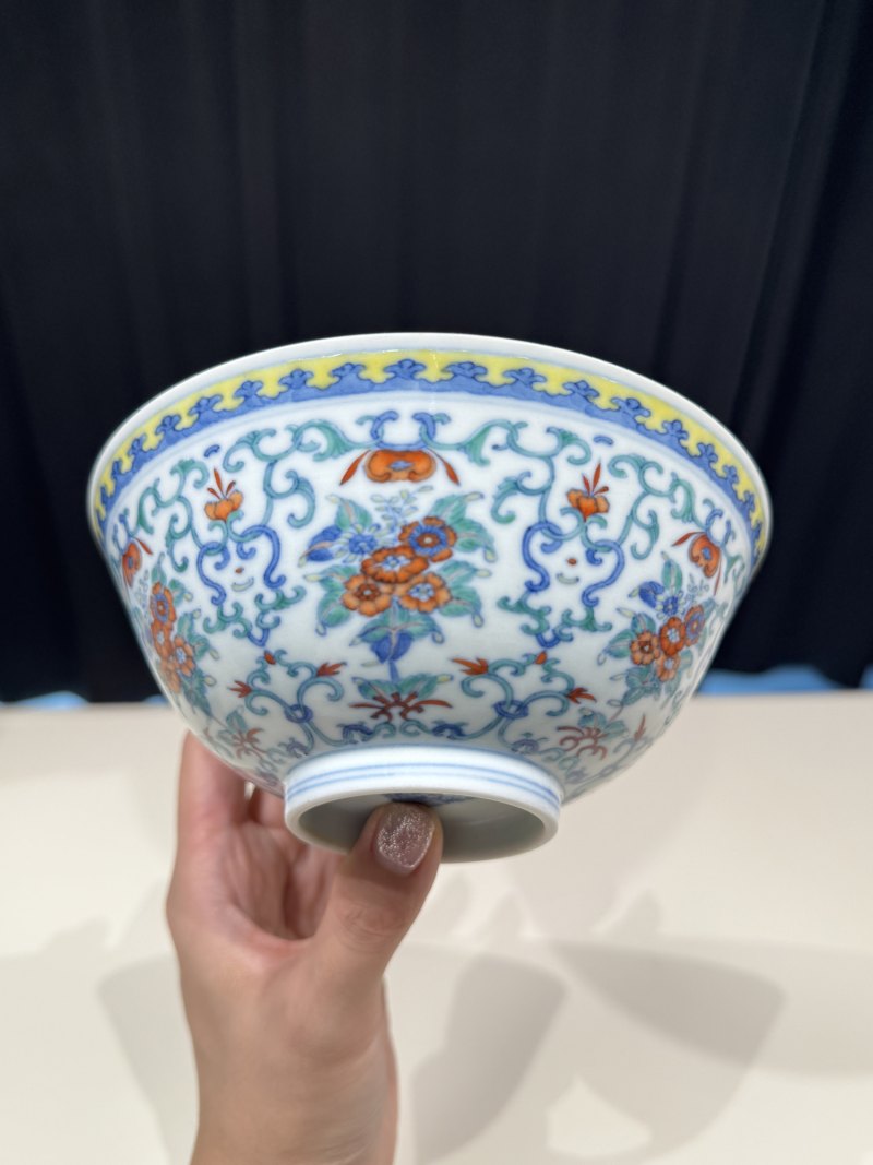 清道光 斗彩簇菊纹碗一对 - 图6