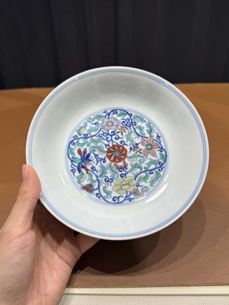 清雍正 斗彩缠枝花卉纹盘 - 图5
