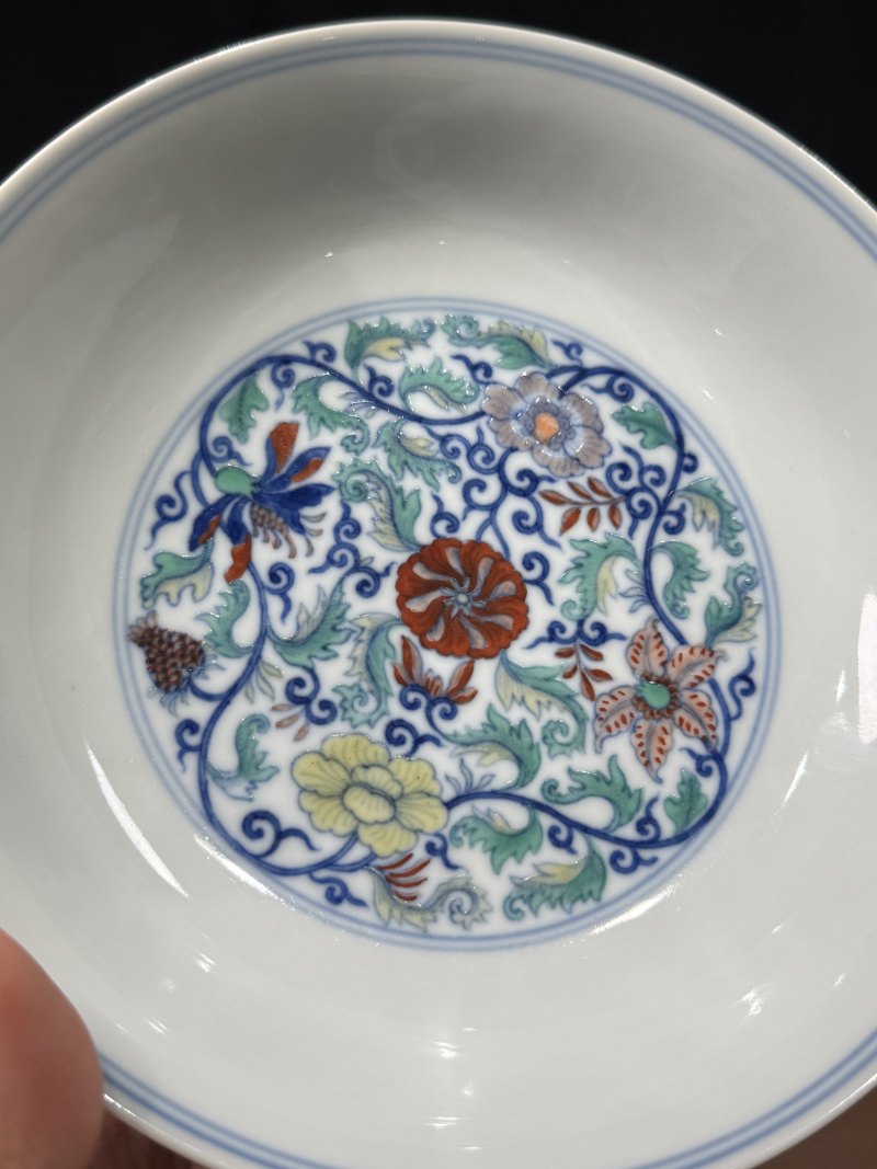 清雍正 斗彩缠枝花卉纹盘 - 图6