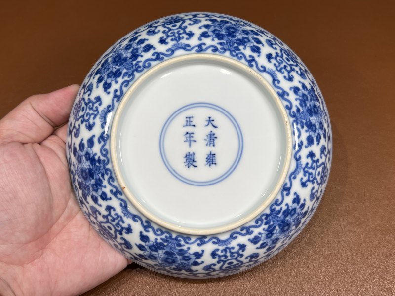 清雍正 青花簇菊捧寿纹盘一对 - 图15