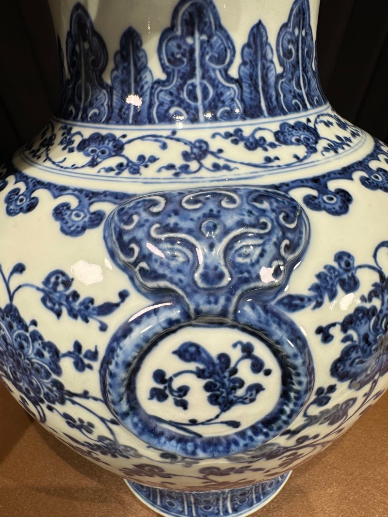 清雍正-乾隆 青花缠枝花卉纹铺首尊 - 图6