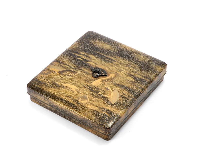 A Japanese lacquer 'poem paper' box and cover, shishiki-bako