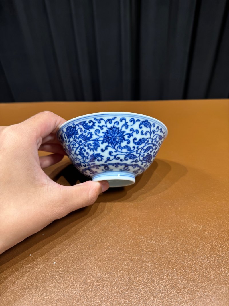 清雍正 青花缠枝花卉纹碗一对 - 图4