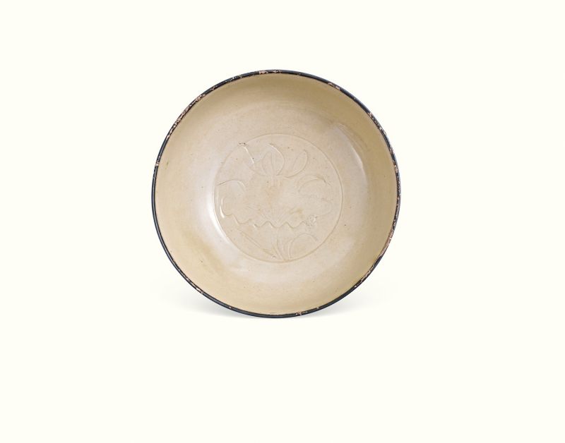 明 定窑刻划莲纹钵 - 图2
