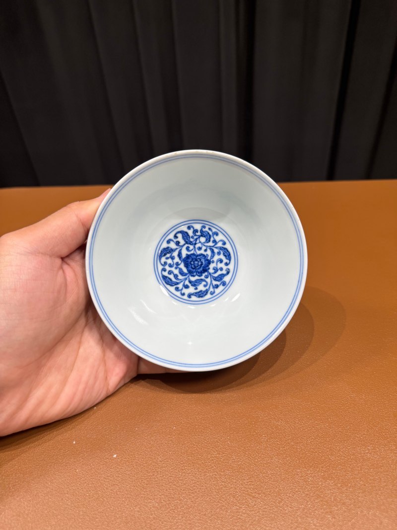 清雍正 青花缠枝花卉纹碗一对 - 图5