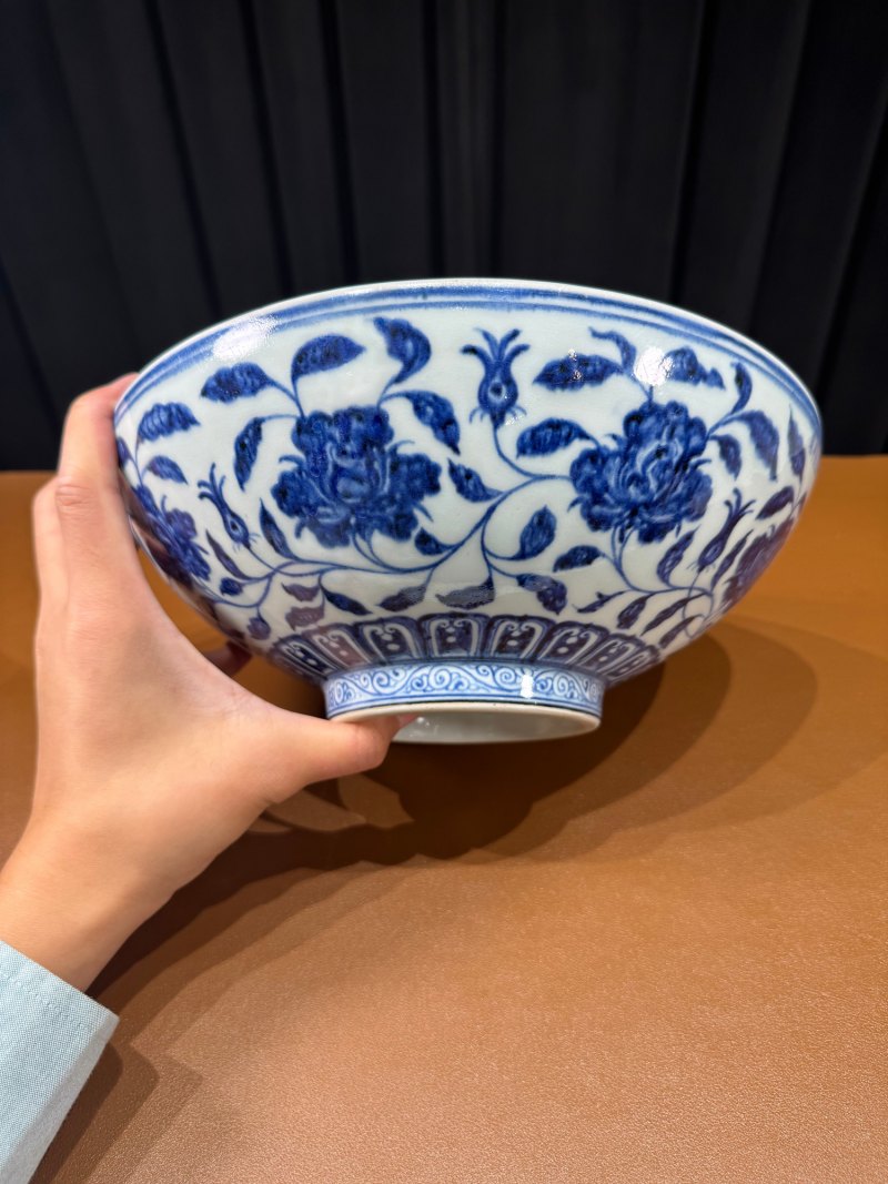 明宣德 青花缠枝莲纹大碗 - 图6