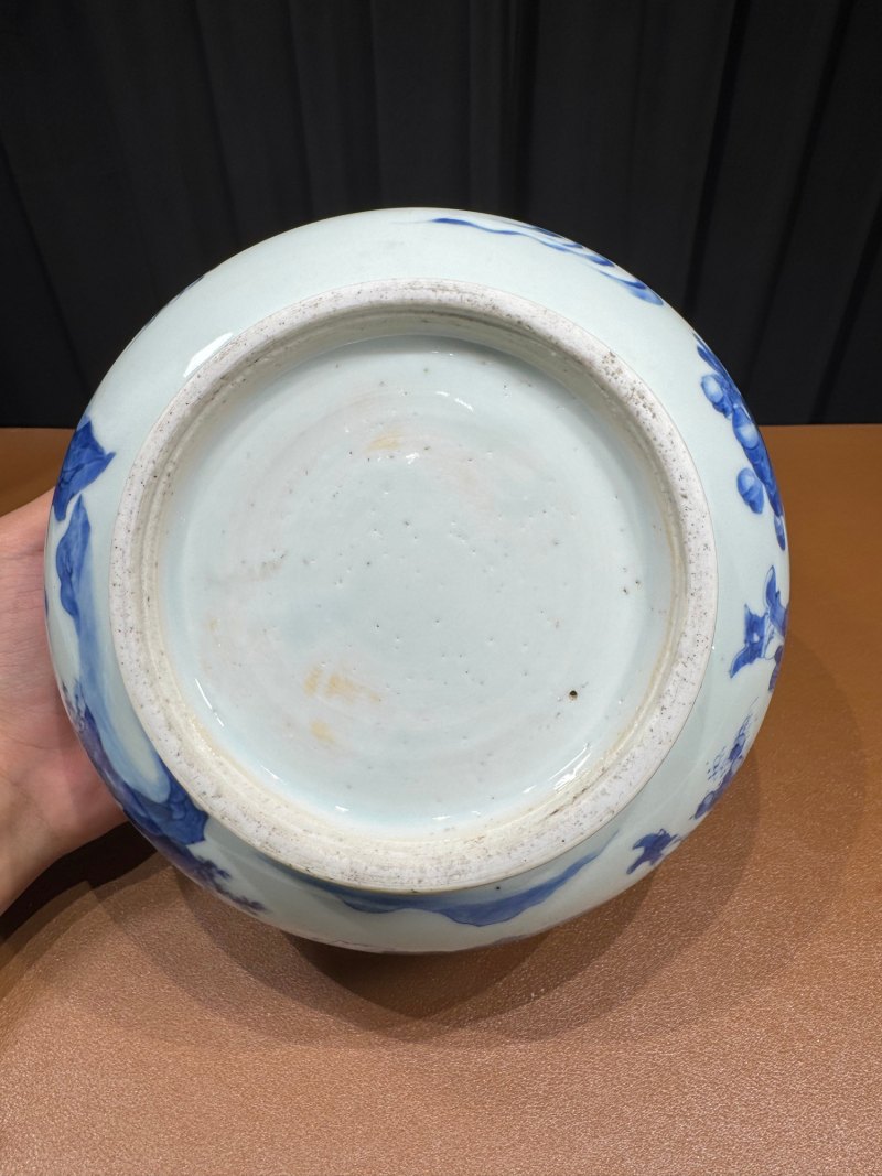 明崇祯 青花罗汉颂经图炉 - 图9
