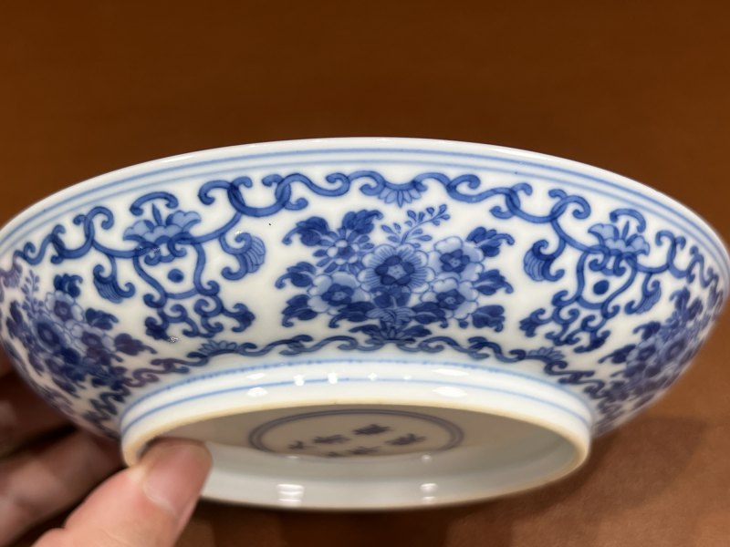 清雍正 青花簇菊捧寿纹盘一对 - 图17