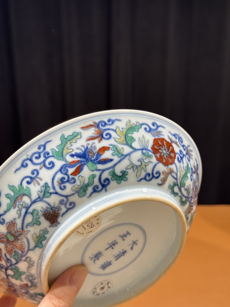 清雍正 斗彩缠枝花卉纹盘 - 图10