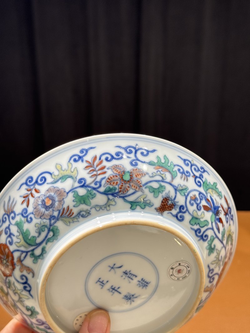清雍正 斗彩缠枝花卉纹盘 - 图11