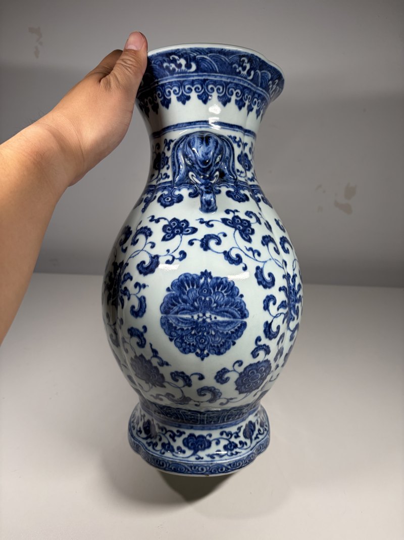 清乾隆 青花喜相逢太平有象海棠尊 - 图6