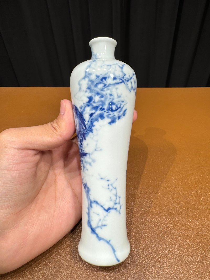 王步青花双雀图小梅瓶 - 图8