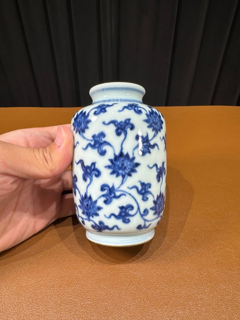 清雍正 青花缠枝花小罐 - 图2