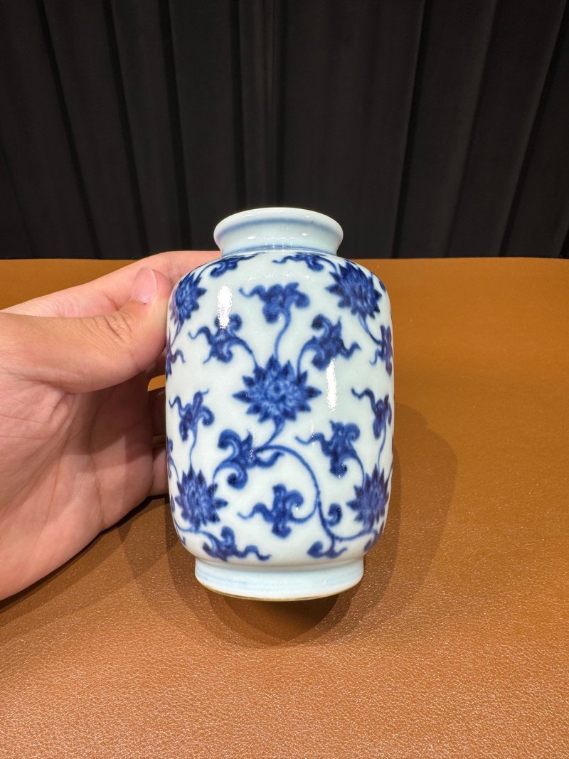 清雍正 青花缠枝花小罐 - 图3