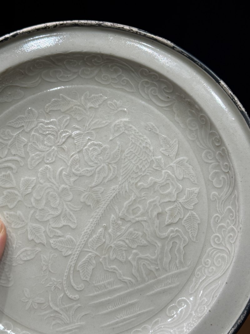 明 定窑印花缠枝花纹花口盘 - 图6