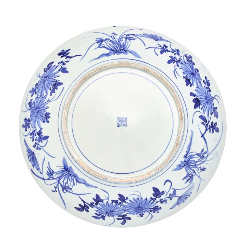 A massive Japanese blue and white 'birds' plate - 图2