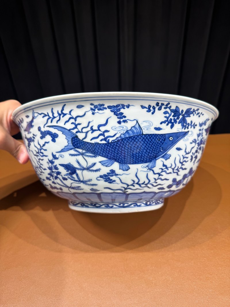明万历 青花清廉礼贵鱼藻图云鹤大碗 - 图3