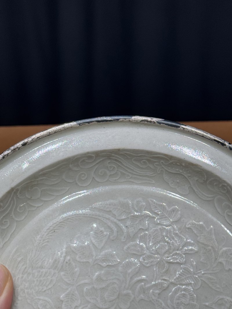 明 定窑印花缠枝花纹花口盘 - 图9