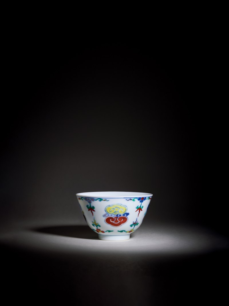 清雍正 斗彩灵芝纹杯 - 图2