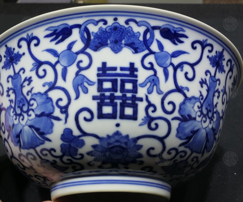 清宣统 青花双喜宝相花纹碗 - 图3