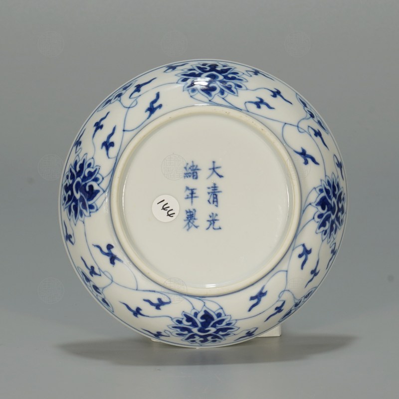 清光绪 青花缠枝莲纹小碟 - 图3