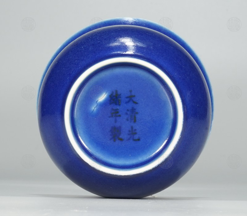 清光绪 白里霁蓝釉渣斗 - 图2