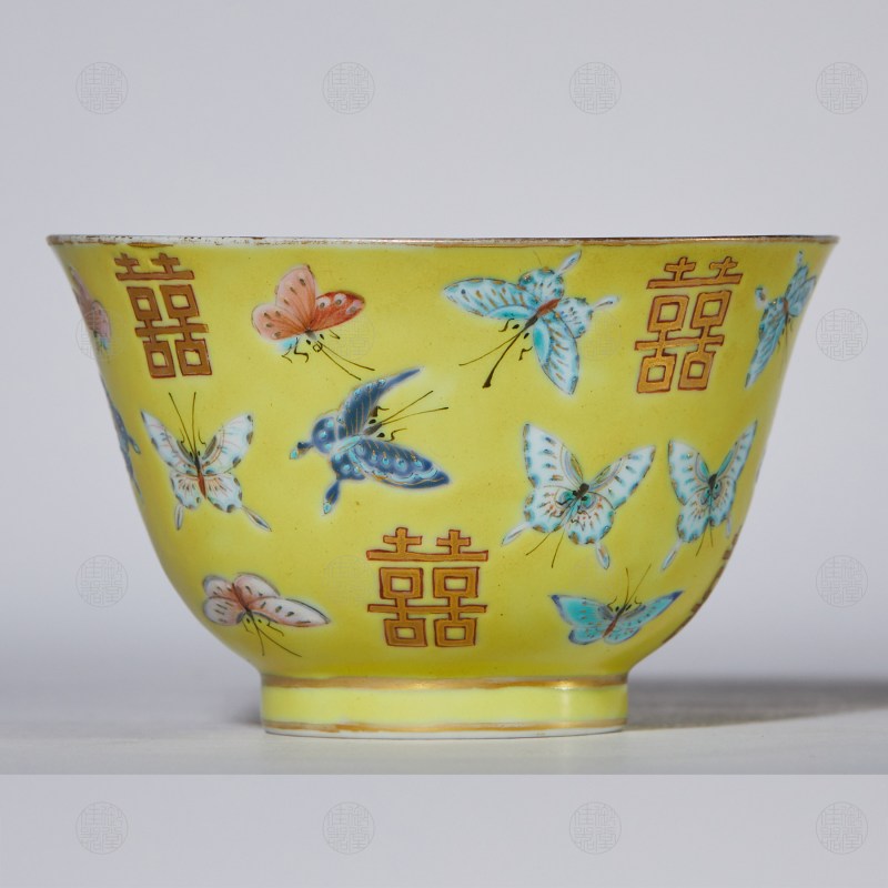 清同治 黄地双排喜字百蝶茶盅