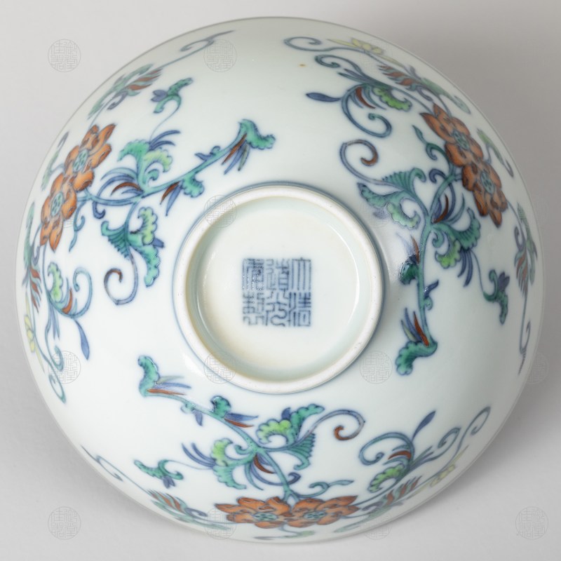 清道光 斗彩折枝并蒂莲纹碗 - 图4