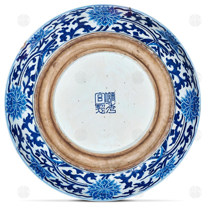清光绪 储秀宫制青花缠枝莲二尺二寸大盘 - 图2