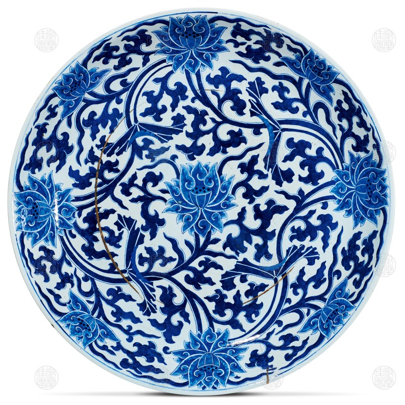 储秀宫制青花缠枝莲二尺二寸大盘