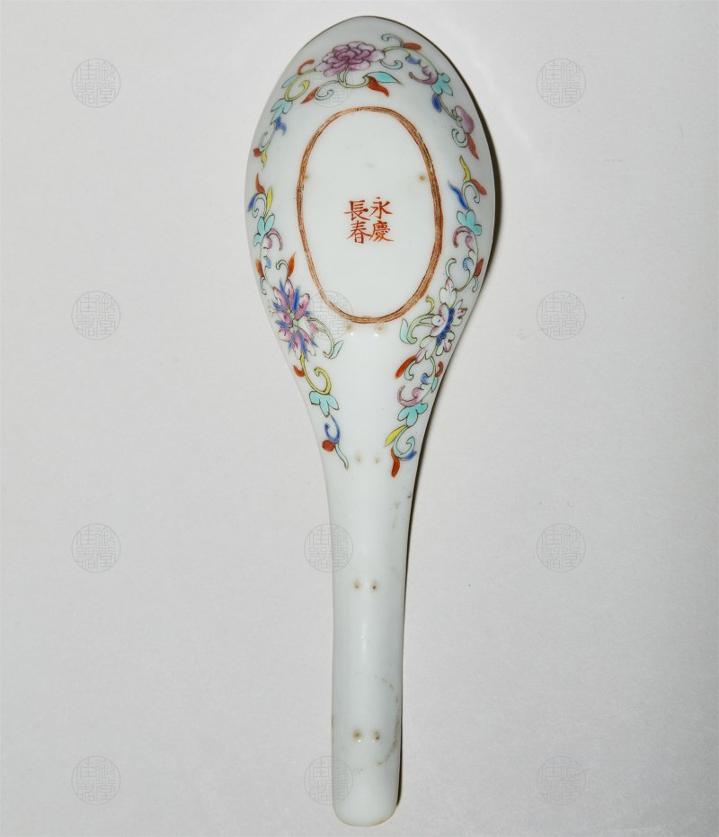 清光绪 黄地墨彩芙蓉花羹匙 - 图2