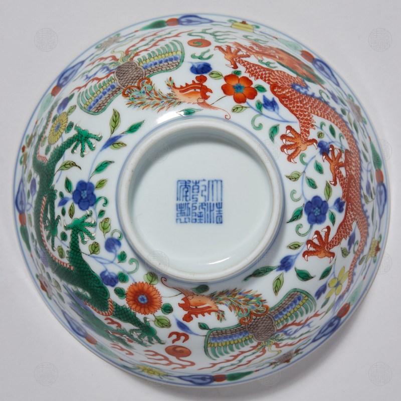 清乾隆 青花五彩龙凤纹中碗 - 图3