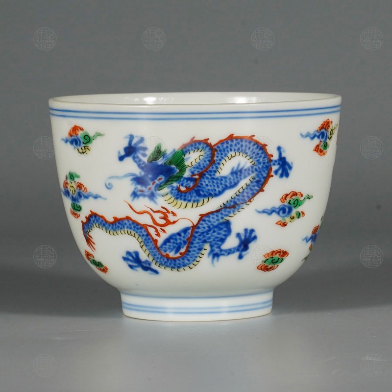 青花五彩龙纹盅