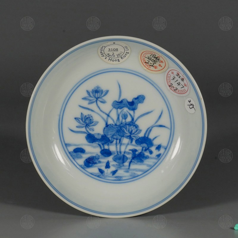 青花莲池鸳鸯卧足小碟