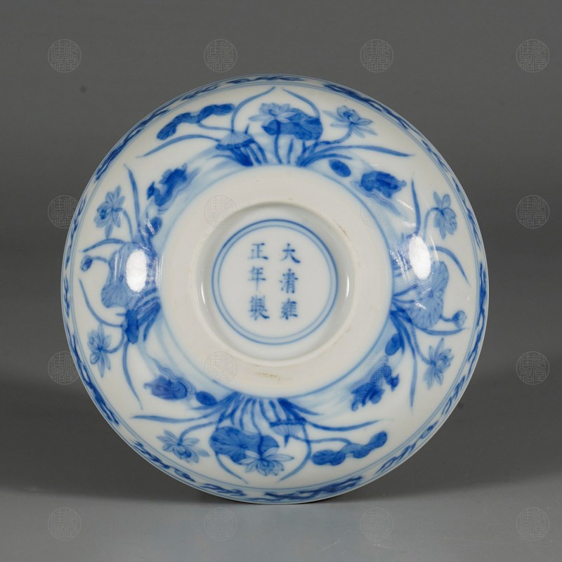 清雍正 青花莲池鸳鸯卧足小碟 - 图3