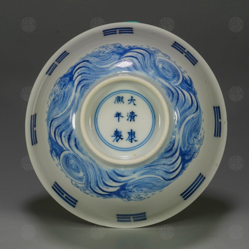 清康熙 青花海水八卦纹碗 - 图2