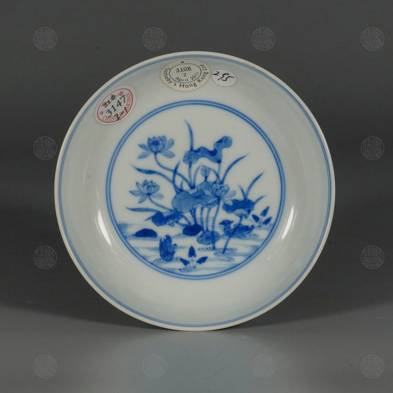 清雍正 青花莲池鸳鸯卧足小碟 - 图2