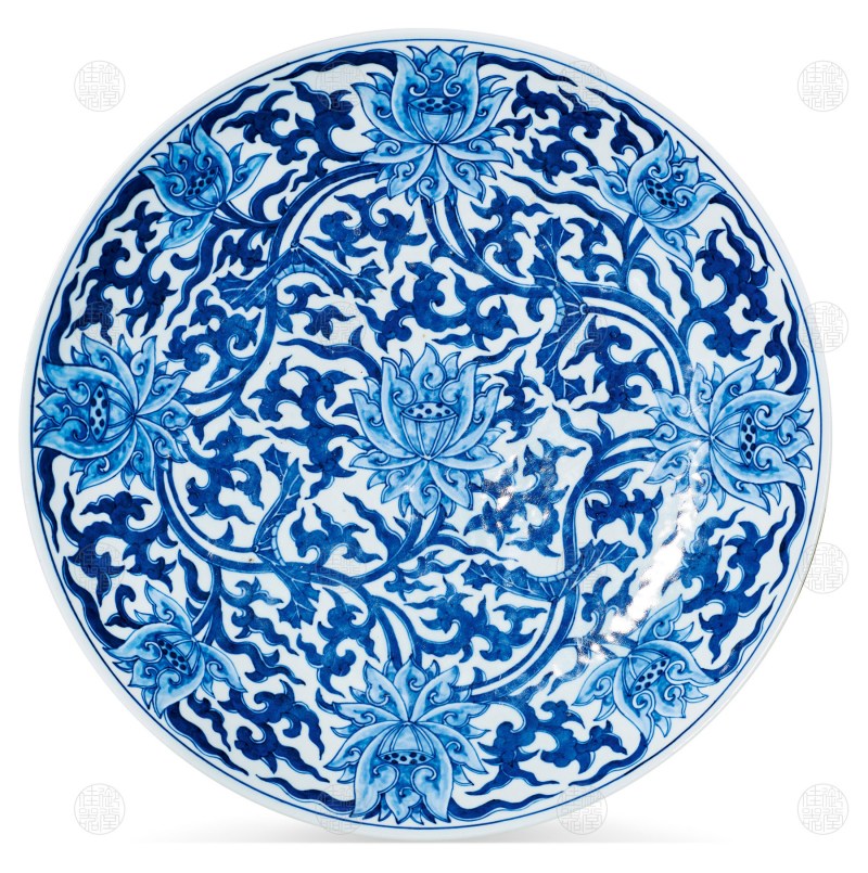 储秀宫制青花缠枝莲纹一尺二寸盘